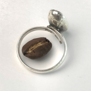 anillo de plata de un grano de cafe coffee ring mycoffeebox marago